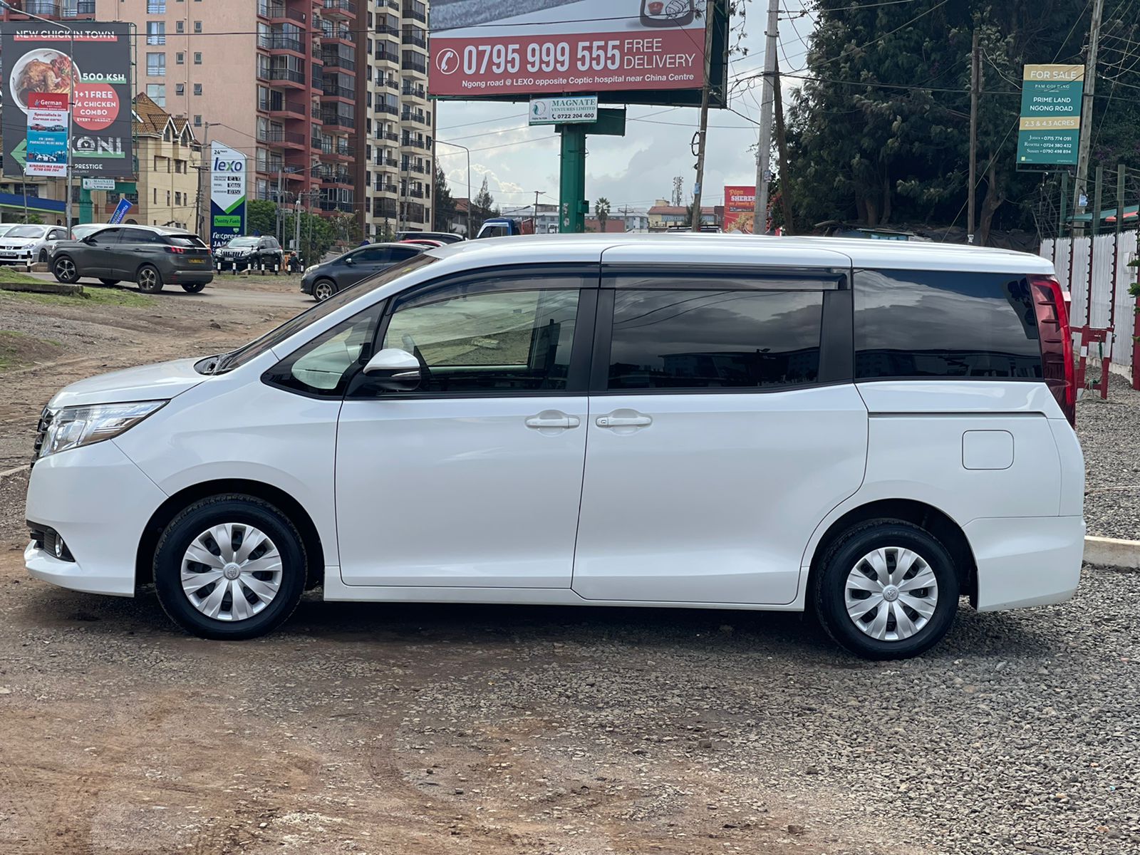 Toyota Noah