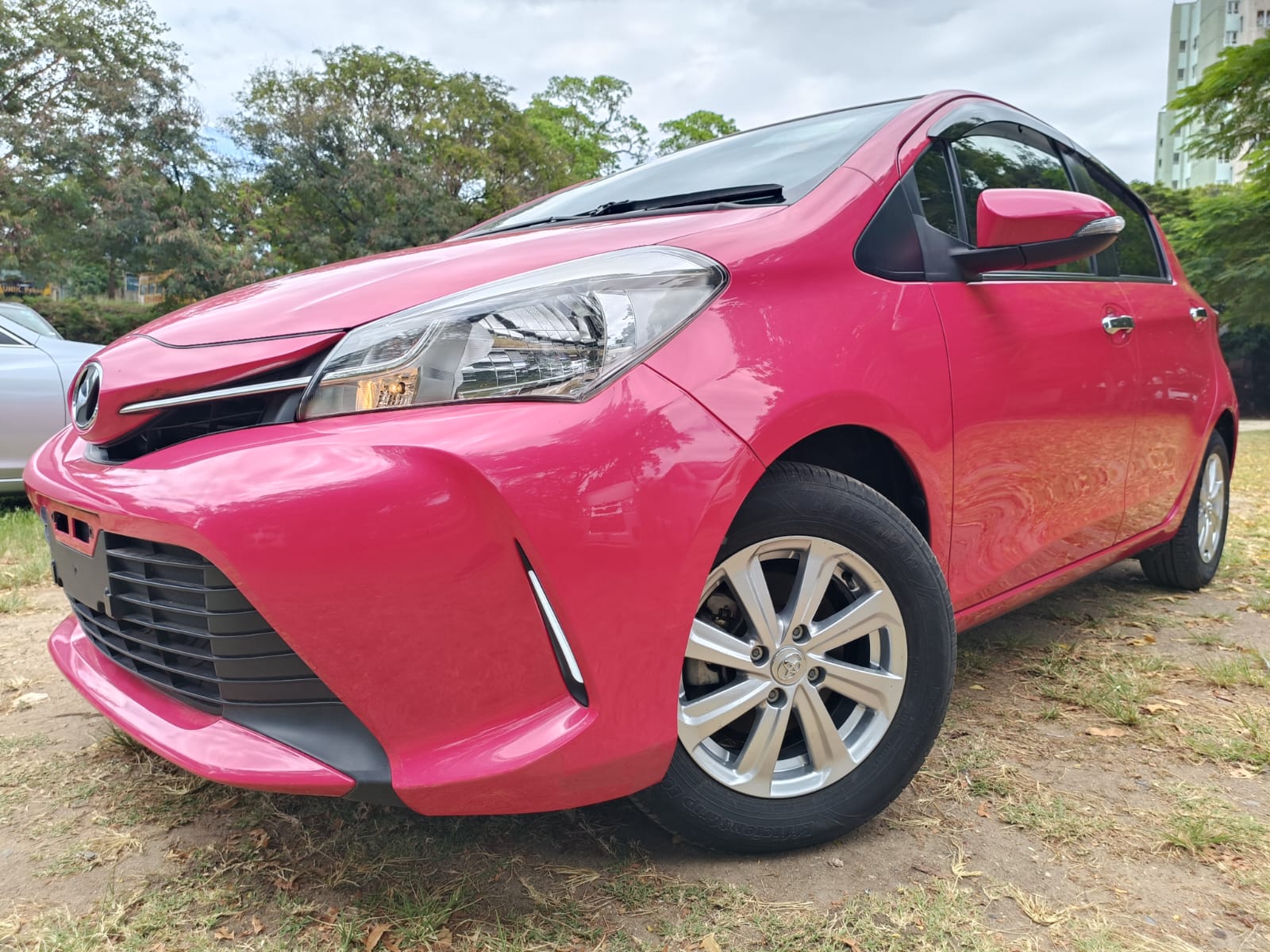 Toyota Vitz Jewela pink